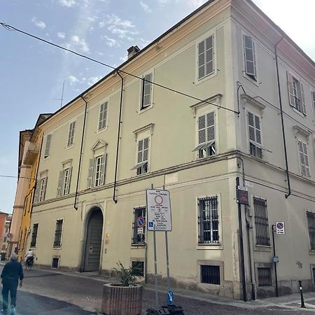 Minimal Loft In Centro A Piacenza Apartman Kültér fotó