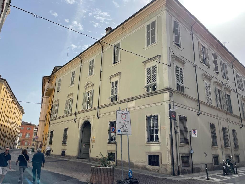 Minimal Loft In Centro A Piacenza Apartman Kültér fotó
