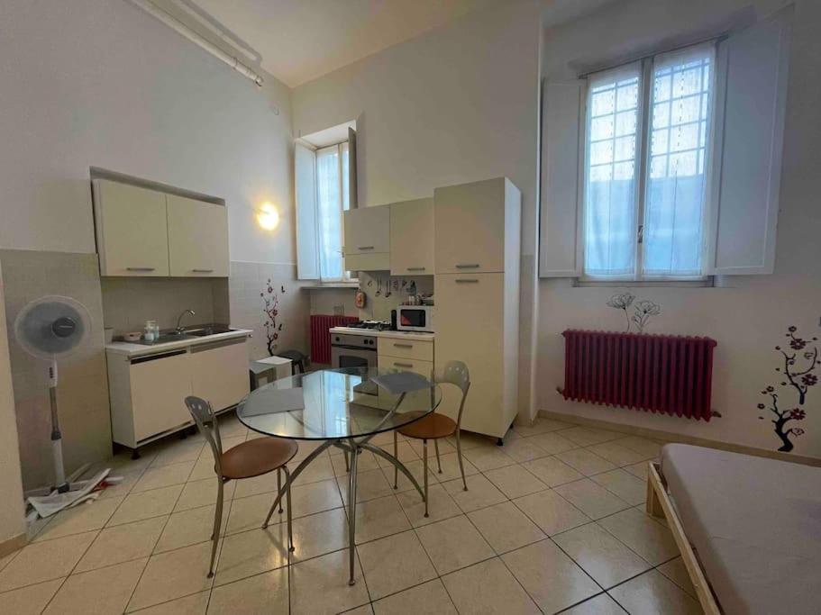 Minimal Loft In Centro A Piacenza Apartman Kültér fotó